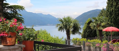 Terrasse mit Seeblick