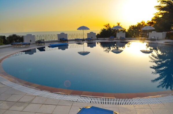 Great Pool, very peaceful (there are only a few apartments)