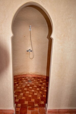 Bain