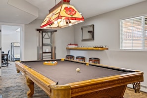 The Game Room: billiards, poker, Nintendo Wii, board games, and plenty more!
