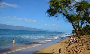 Kaanapali Beach looking at Moloka'i