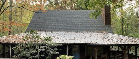Front view of Blue Door cabin