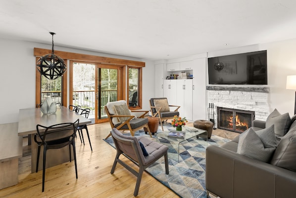 Family Room with view of Aspen Mountain