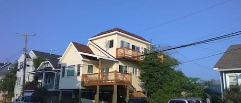 Coastal Home With A 360 Degree View Rooftop Deck