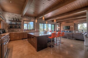 Prepare meals like a 5 star chef in this gorgeous, fully equipped kitchen.
