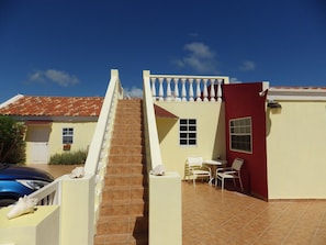 Access to the roof patio