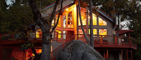The Yosemite Peregrine Lodge.