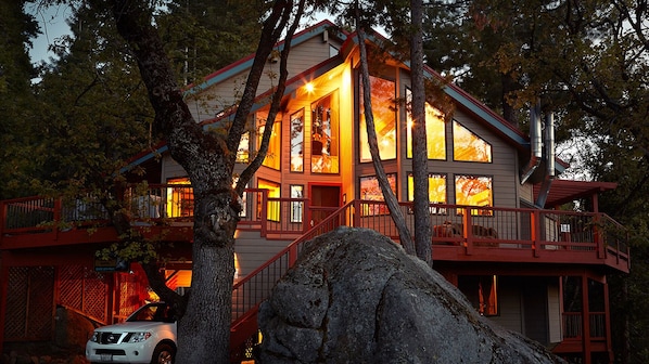 The Yosemite Peregrine Lodge.