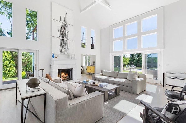 Light all day long from every direction. Amazing oversized fireplace