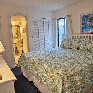 Master (King) Bedroom