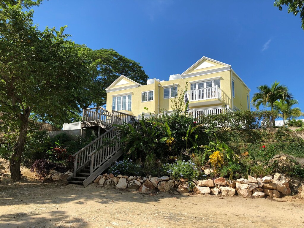 Private Luxury Beachfront Oceanfront Townhouse In Negril