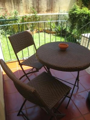 2 balcony garden view lisbon