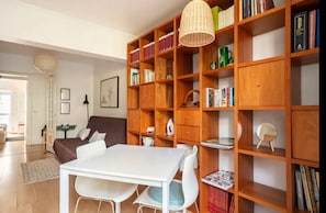 3 living room library lisbon