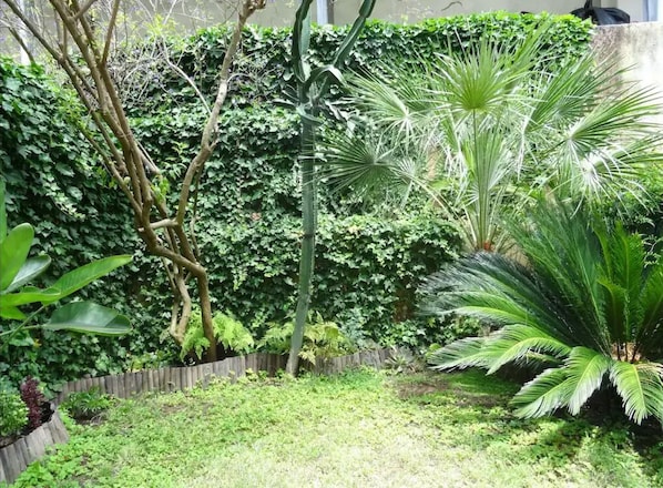 1 private garden lisbon city center