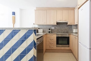 Marina Boutique Duplex - Kitchen (2)