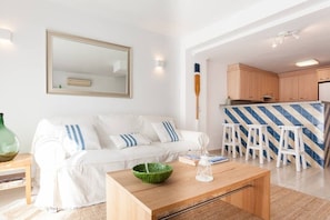 Marina Boutique Duplex - Living room (2)