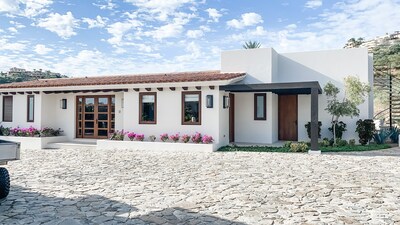 Villa con vista al mar con túnel privado a la hermosa playa - Construcción nueva