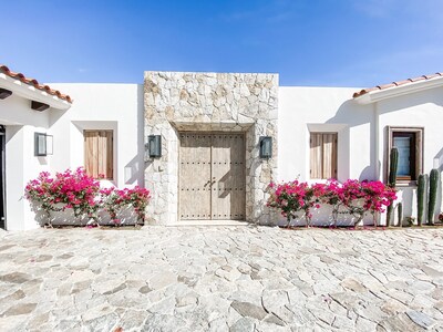 Villa con vista al mar con túnel privado a la hermosa playa - Construcción nueva