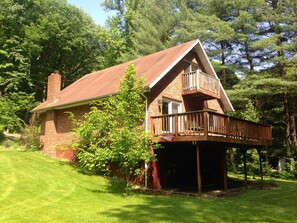 Rainbow Chalet on the Savage River, 4 BR, 2.5 Baths