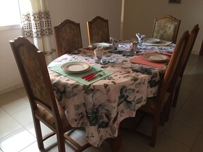 Breakfast area