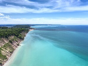 Drone photo of Lake Bluff Preserve from Lake Michigan