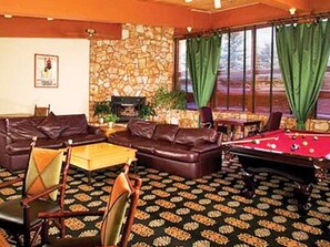 Spielezimmer