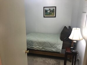 twin bedroom