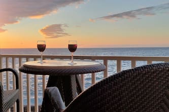Amazing Direct Ocean Front Condo - Beautiful Sunsets, watch dolphins and whales