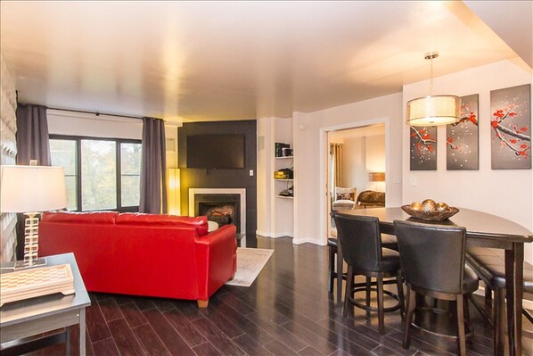 Living room w/fireplace & entertainment center