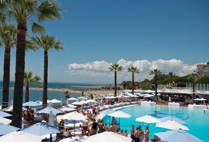 Our Garden gate gives direct access to the world famous Ocean Club and beach.