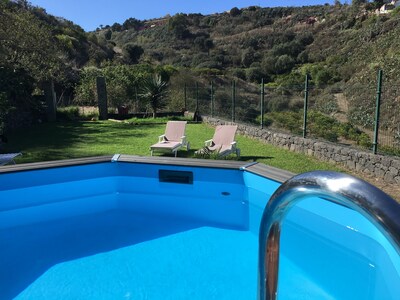Elegante Villa mit Pool und Garten