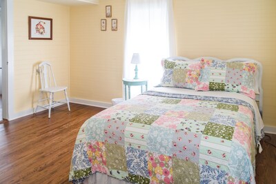 "The Little Farmhouse (sleeps 6)" .  A delightful rendezvous with yesteryear