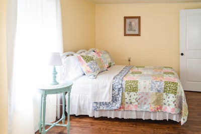 "The Little Farmhouse (sleeps 6)" .  A delightful rendezvous with yesteryear