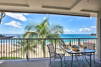 Stunning Makaha Condo w/ Pool Access + Ocean View!