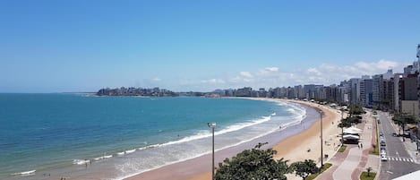 VISTA do início da PRAIA DO MORRO a partir da varanda