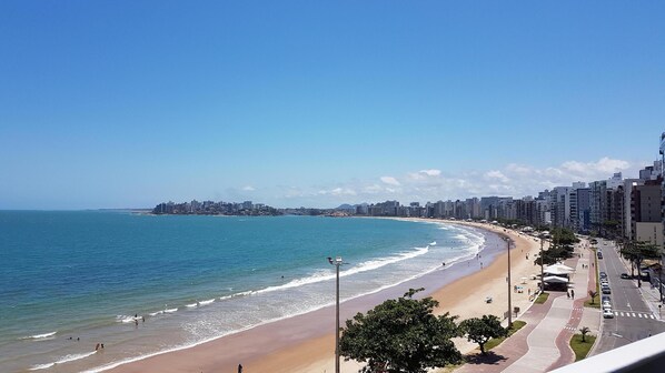 VISTA do início da PRAIA DO MORRO a partir da varanda