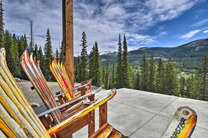 Private Patio w/ Mountain Views