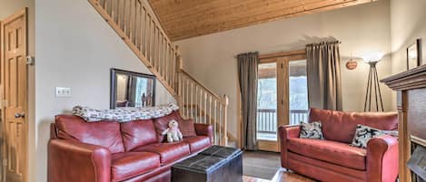 Slatyfork Vacation Rental | 2BR | 2BA | 1,000 Sq Ft | Stairs Required