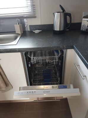 slimline dishwasher