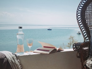 Sunny days, uninterrupted sea view and a good read.. Nothing more nothing less