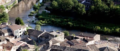 Vue générale de La Chapelle saint cerice