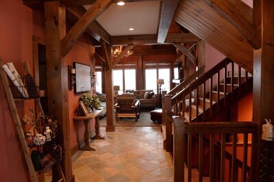 ****ON Mountain!*** Steps From Slopes! Welcome to our Windham Mountain Escape!