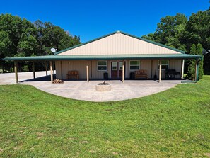 Lost Branch Lodge 