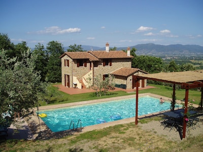 Villa con piscina privada climatizada