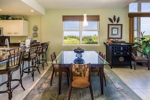 Dining table & kitchen island