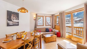 Come and stay in our cozy and rustic apartment in Pralognan-la-Vanoise!