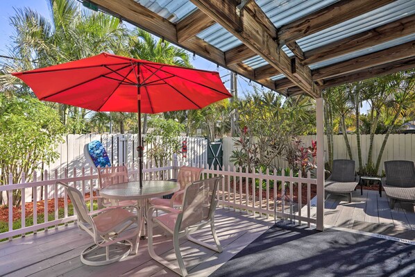 Stuart Vacation Rental | 1BR | 1BA | 550 Sq Ft | 2 Steps Required for Entry