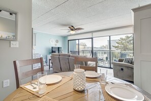Dining Area | Dishware & Flatware