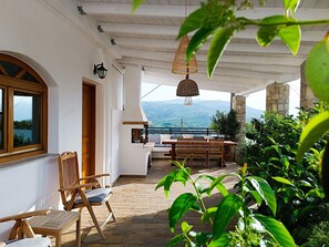 The Bridge House - Outdoor Veranda