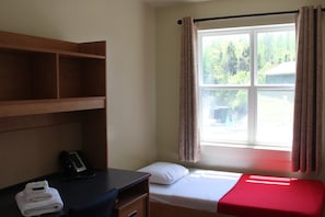Single Bedroom with Desk and Phone - Linens Provided